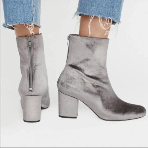 Free People Cecile Grey Velvet Ankle Boots Size 10 - Picture 2 of 16